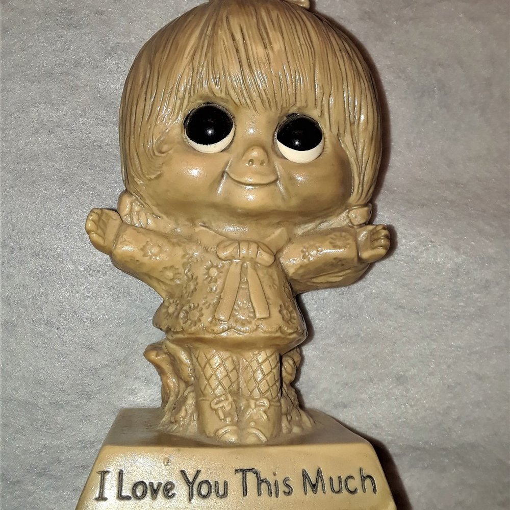 Vintage W & R Berries Cos. "I Love You This Much" Figurine - Dated 1970